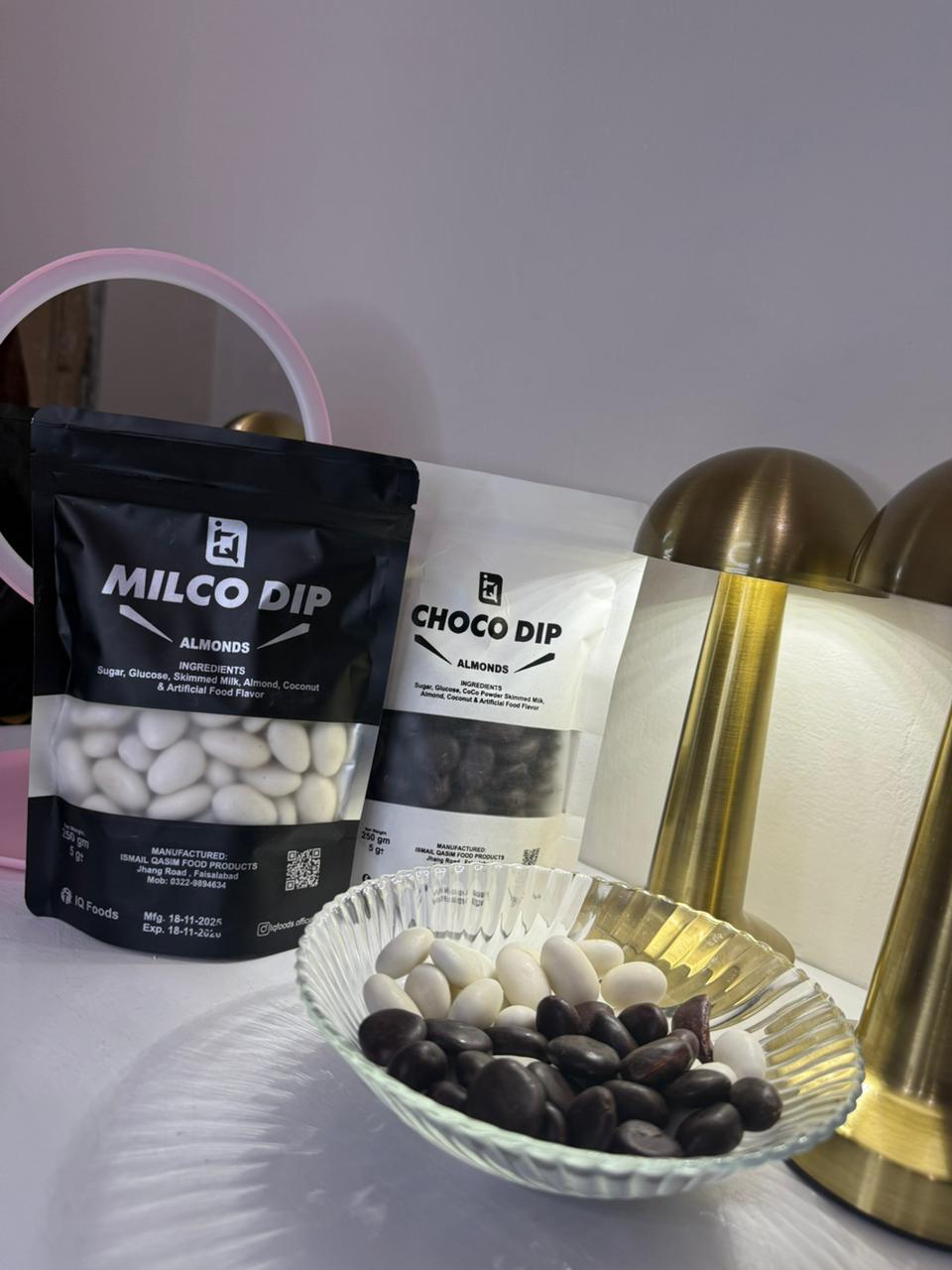 CHOCO-DIP ALMOND BITE