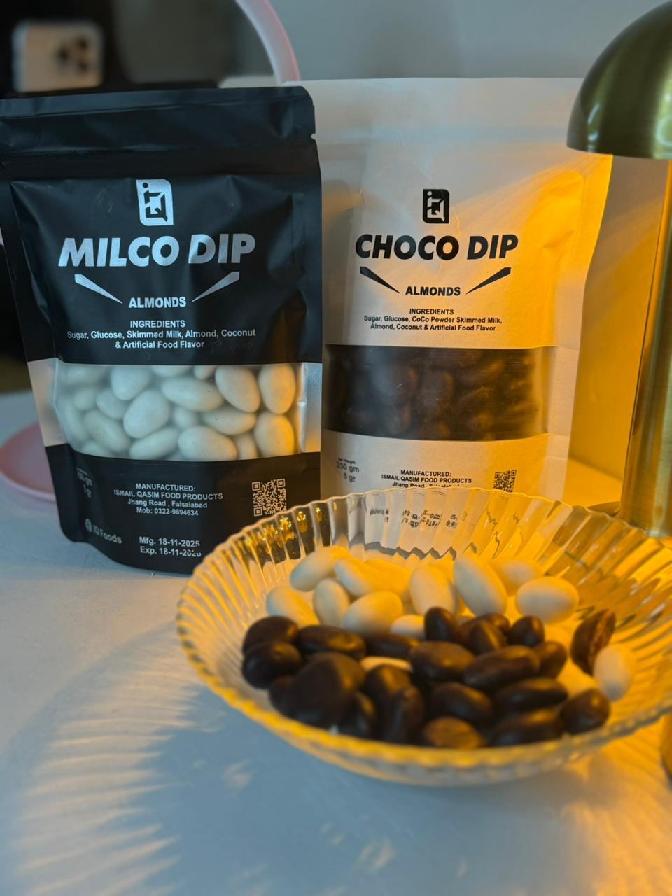 CHOCO-DIP ALMOND BITE